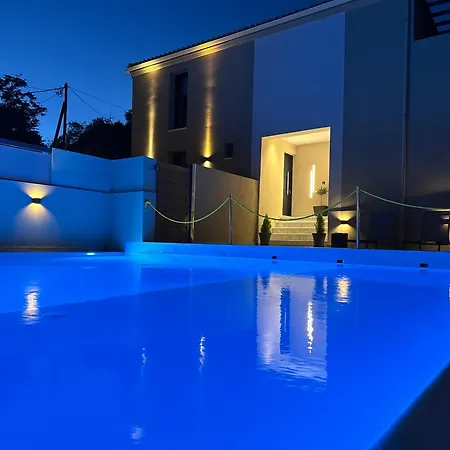 公寓 Vithοs Luxury Living *